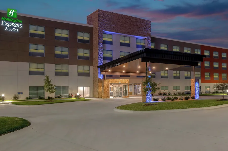 Holiday Inn Express and Suites Alton St Louis Area by IHG hotel detail image 2