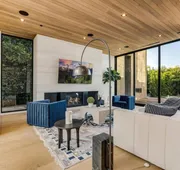 Modern Resort-Style Home in West Hollywood hotel detail image 5