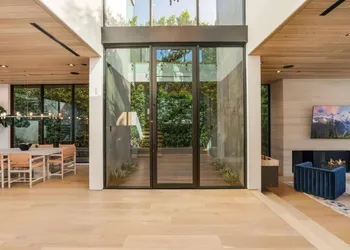 Modern Resort-Style Home in West Hollywood hotel thumbnail 8