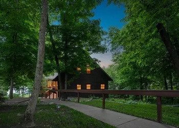The Loonstar Lodge On Rabbit Lake hotel thumbnail 2