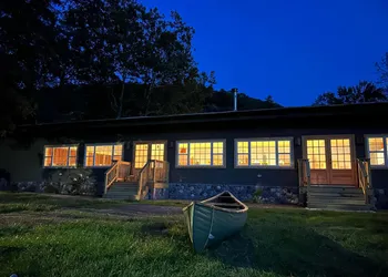 neversink river resort hotel thumbnail 8