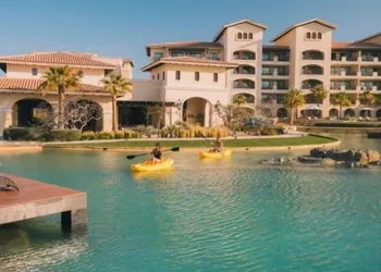 Oceanfront Penthouse hotel thumbnail 2