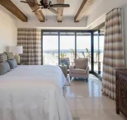 Oceanfront Penthouse hotel detail image 7