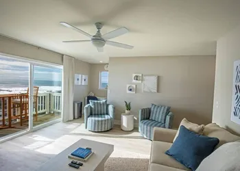 Newly Remodeled Oceanfront Mini Suite at the Black Sands Inn hotel thumbnail 3