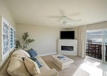 Newly Remodeled Oceanfront Mini Suite at the Black Sands Inn hotel thumbnail 6