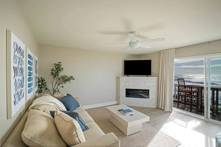 Newly Remodeled Oceanfront Mini Suite at the Black Sands Inn hotel detail image 6