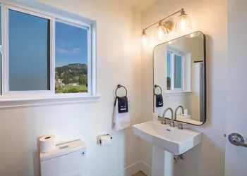 Newly Remodeled Oceanfront Mini Suite at the Black Sands Inn hotel thumbnail 7