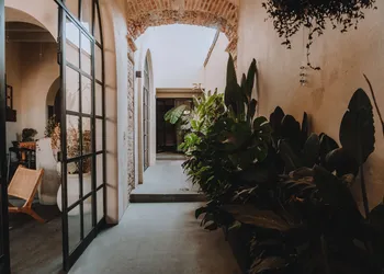 Casa Realm hotel thumbnail 5