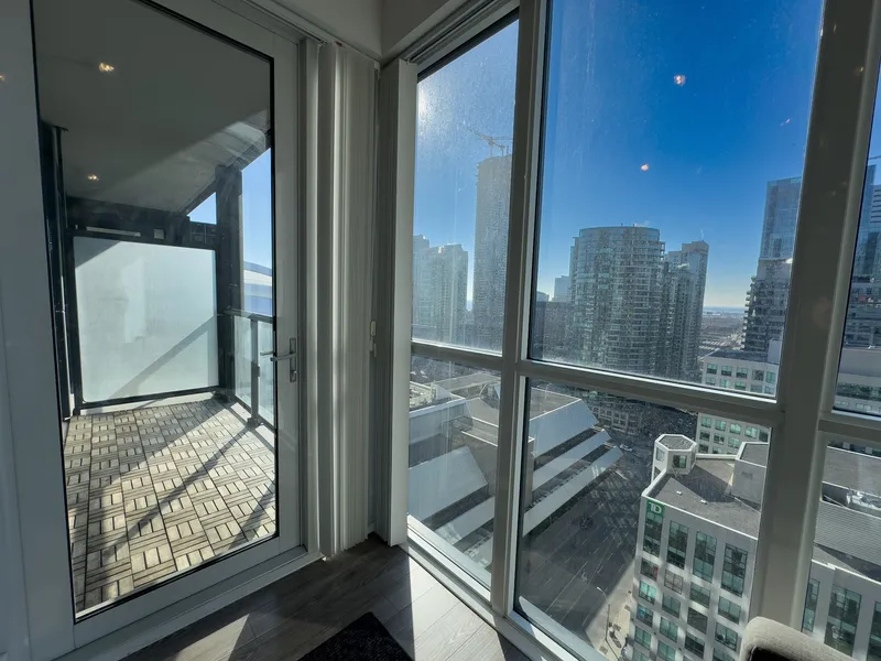 Luxury Suite by CN Tower & Free Parking hotel detail image 6