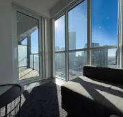 Luxury Suite by CN Tower & Free Parking hotel detail image 7