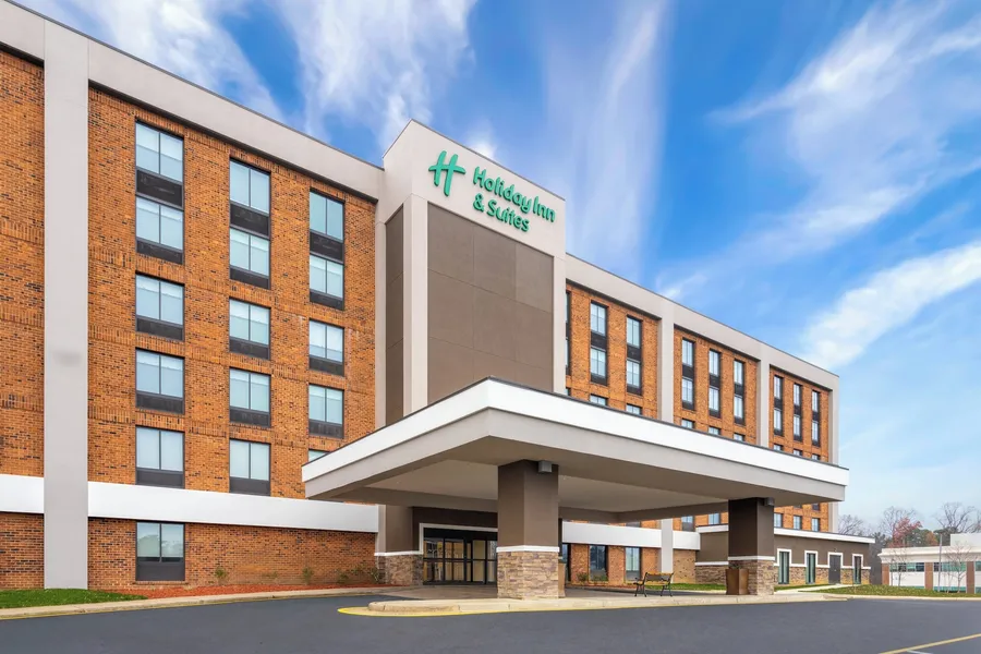 Holiday Inn Hotel and Suites Richmond West End by IHG hotel detail image 2