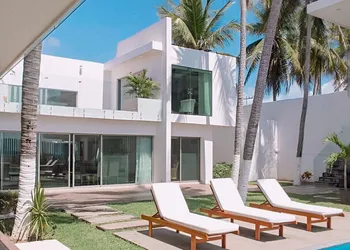 Luxury Palms hotel thumbnail 3