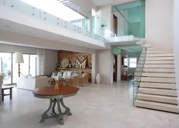 Luxury Palms hotel thumbnail 6