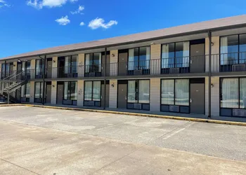 Ramada by Wyndham Branson Theatre District hotel thumbnail 3
