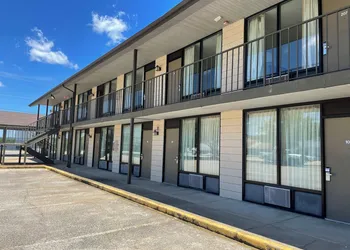 Ramada by Wyndham Branson Theatre District hotel thumbnail 5