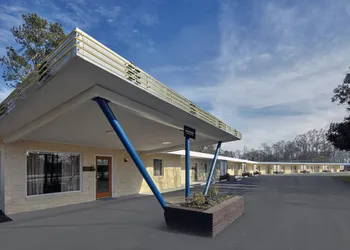 New South Motor Inn hotel thumbnail 2