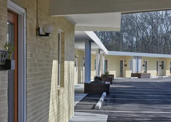 New South Motor Inn hotel thumbnail 3