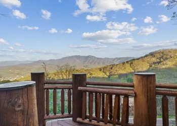 Blue Mountain lodge hotel thumbnail 5