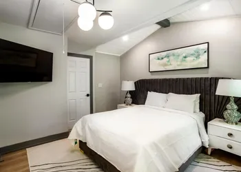 Mountain Nature Retreat -Hot Tub Sauna Game Room hotel thumbnail 6