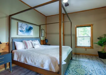 Falcons Lodge - Mtn View Hot Tub and Pool Table hotel thumbnail 5