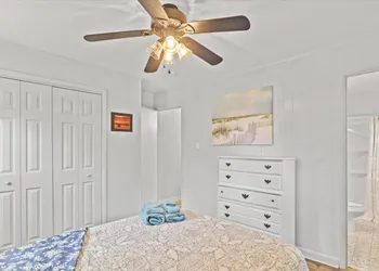 Beachy Getaway - Cozy and Secluded Lodge Home hotel thumbnail 6