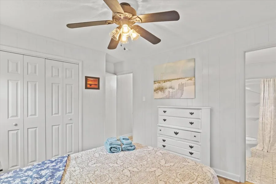 Beachy Getaway - Cozy and Secluded Lodge Home hotel detail image 6