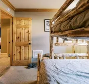 BEST Location . Walk To Canyon Lodge . Views . Pool/Spa hotel detail image 5