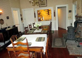 McIndoe Falls Inn hotel thumbnail 4