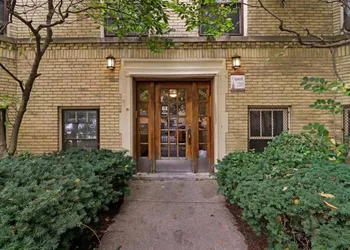 Quiet Spacious 2BR Apt walk to Train near Shops - Wolcott 3 hotel thumbnail 2