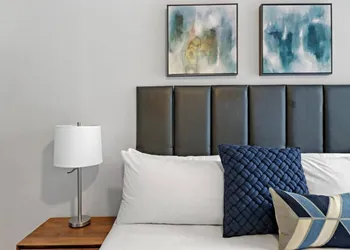 Quiet Spacious 2BR Apt walk to Train near Shops - Wolcott 3 hotel thumbnail 6