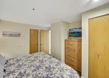 235 Edgewater Inn hotel thumbnail 3