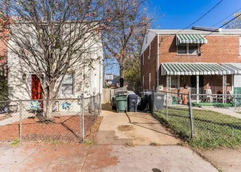 Cozy Semi Detached Home in NE DC hotel thumbnail 3