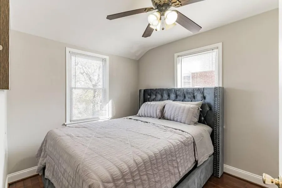 Cozy Semi Detached Home in NE DC hotel detail image 6