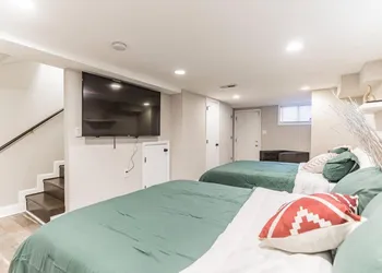 Cozy Semi Detached Home in NE DC hotel thumbnail 7