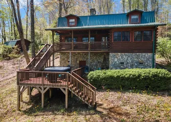 Woodsong at Wolf Laurel Resort-SwimHikeRelax hotel thumbnail 3
