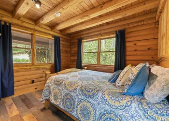 Woodsong at Wolf Laurel Resort-SwimHikeRelax hotel thumbnail 6