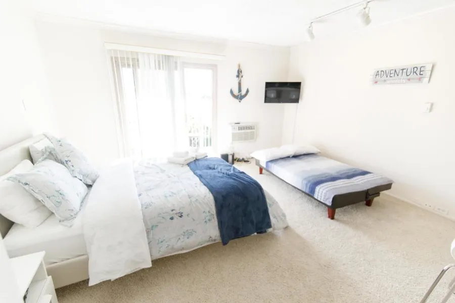 Resort Style Living in Marina Del Rey & Venice Studio hotel detail image 2