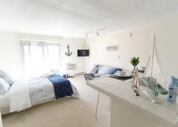 Resort Style Living in Marina Del Rey & Venice Studio hotel thumbnail 3
