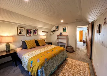 Sea Glass Inn hotel thumbnail 6