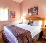 Lake View Mtn Resort · Heated Pool · Oktoberfest! hotel detail image 4