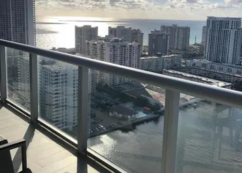 Iconic View - Hotel's Benefits - Low Rates hotel thumbnail 3