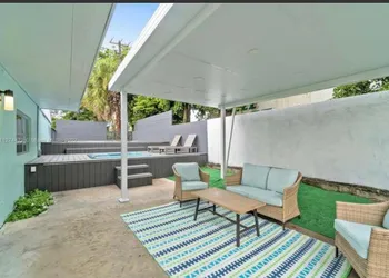 Kool Runnings B&B Margate suites hotel thumbnail 2