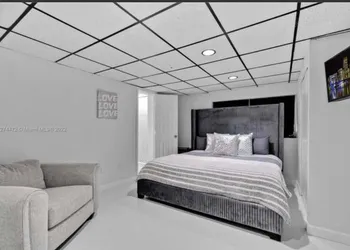 Kool Runnings B&B Margate suites hotel thumbnail 5