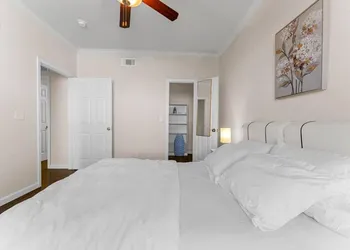Modern Style Cozy APT W/ Fast Wi-Fi Near Down Town McKinney hotel thumbnail 3