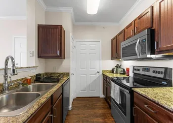 Modern Style Cozy APT W/ Fast Wi-Fi Near Down Town McKinney hotel thumbnail 6