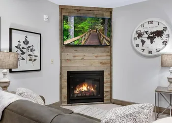 Barnwood Suite - Main Street Lodge in Berlin hotel thumbnail 2
