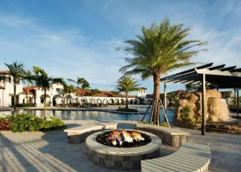 Modern Resort-Style Living hotel thumbnail 2