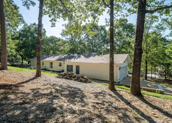 Luxury Rock Creek INN Near Lake Hamilton hotel thumbnail 3