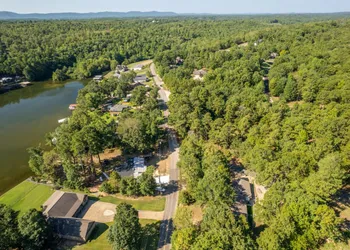 Luxury Rock Creek INN Near Lake Hamilton hotel thumbnail 6