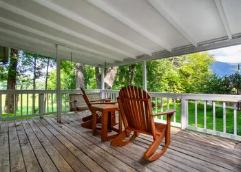 Hopp On Inn Secluded 3BR Home hotel thumbnail 2